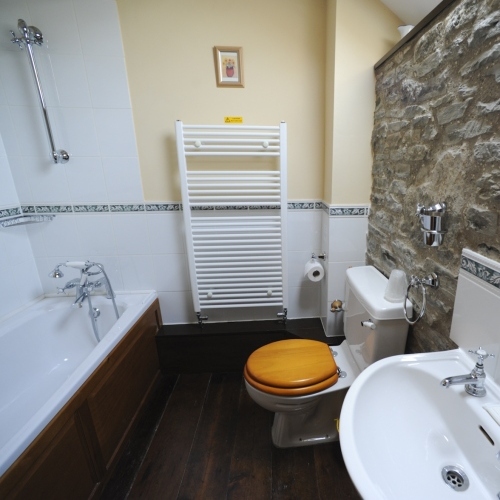 Family Bathroom at Self Catering holiday Cottages